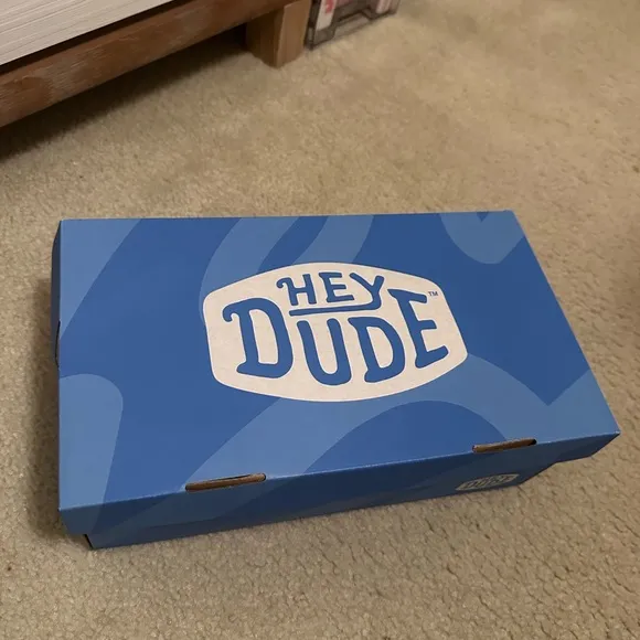 Hey Dude kiss  Shoes