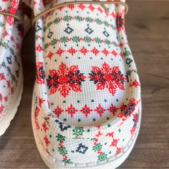 Hey Dude Wally Ugly Sweater Cream Men's Shoe Size 11 SKU#C24272