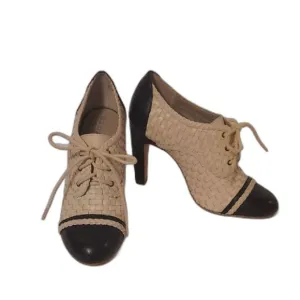 Hinge Elegant Two-Tone Spectator Oxford Women's Heels Navy Cream Size 7