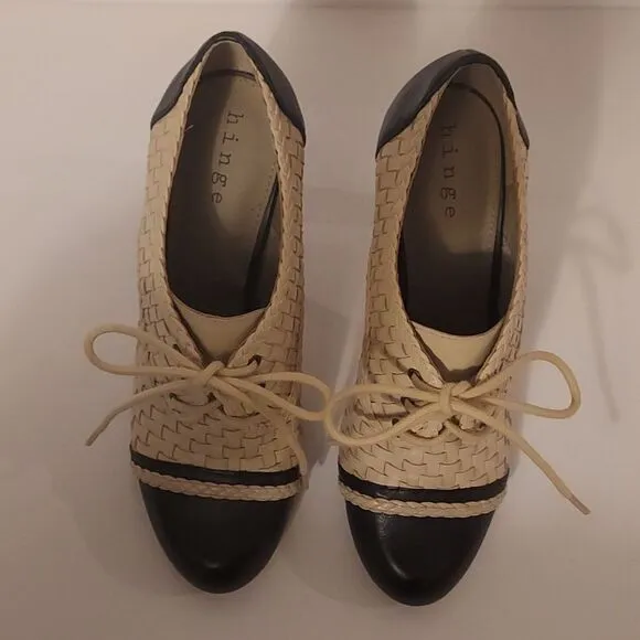 Hinge Elegant Two-Tone Spectator Oxford Women's Heels Navy Cream Size 7