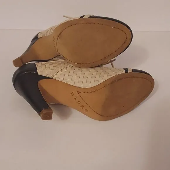 Hinge Elegant Two-Tone Spectator Oxford Women's Heels Navy Cream Size 7