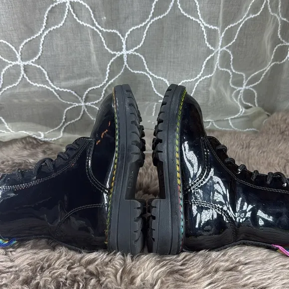 (H)Kurt Geiger Lace-up ankle boots with patent leather siper,Sz 9 little kid