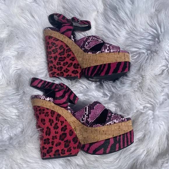 HP🖐️🌙[ Jeffrey Campbell ] Animal Print Cork Wedges