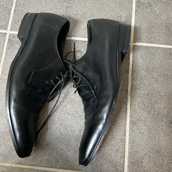 Hugo Boss Men's Size 11 Embossed Logo Black Leather Lace Up Oxford Shoes