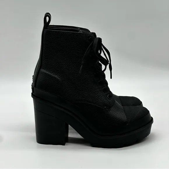 Hunter Original Lace Up Boots. Size 6