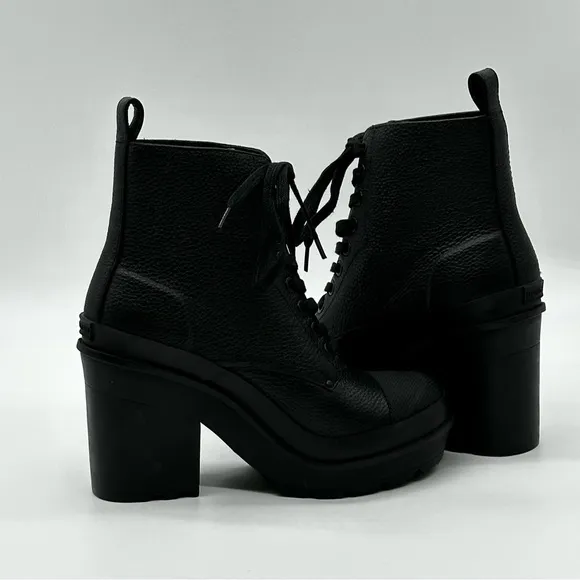 Hunter Original Lace Up Boots. Size 6