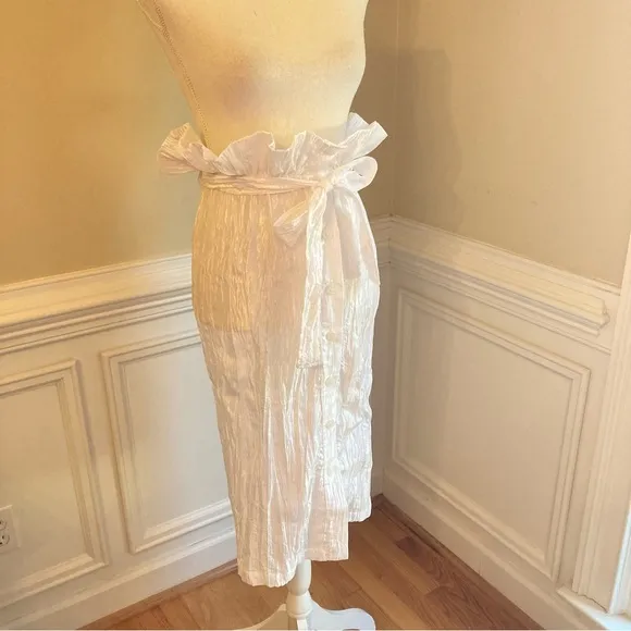 IZAYLA Shimmer White Crinkle Paperbag Peplum Waist Knee Length Skirt