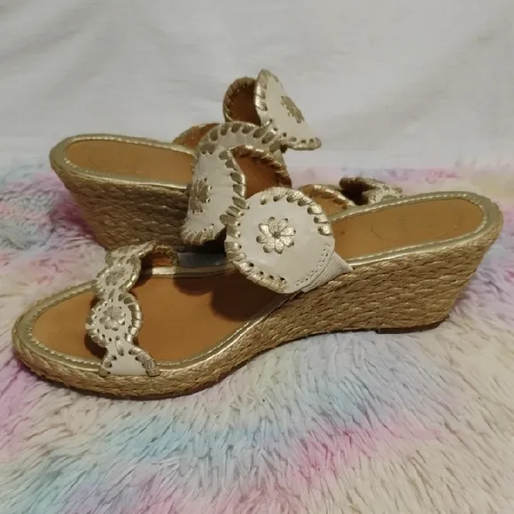 Jack Rogers Luccia Wedge Sandals W Gold Floral Accents Sz.9 Barely Worn #52