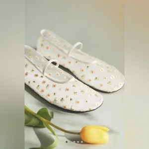 Jeffrey Campbell Floral Mesh Flats - size 9 - new/no box - embroidered daisies