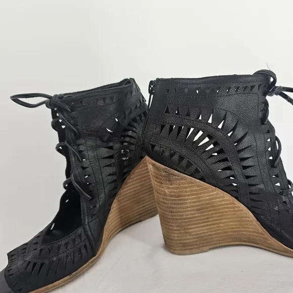 Jeffrey Campbell Rodillo Wedge Sandals | Black Laser Cut | Size 9.5