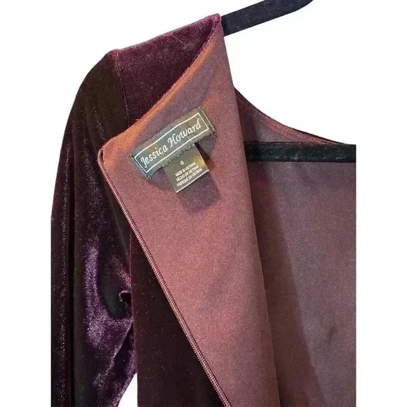 Jessica Howard Women's Velvet Sheath Dress; Size 6; Plum