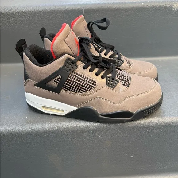 Jordan 4 retro taupe haze size 10 mens air jordan size 10 mens shoes size 10 nba