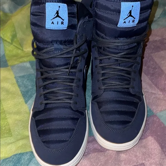 Jordan Black High-Top Sneakers Classic Design