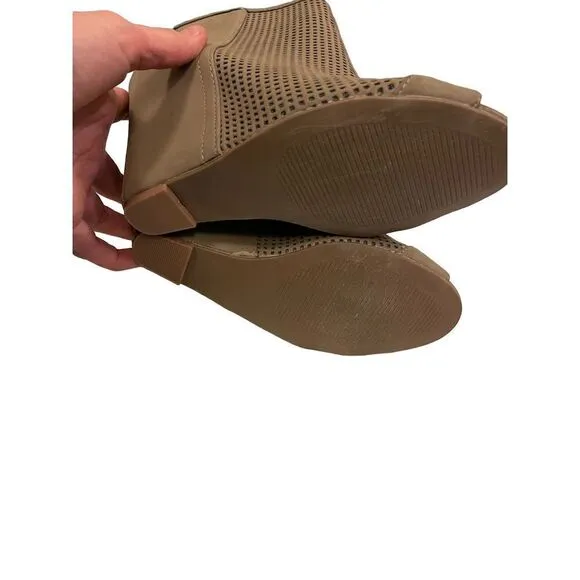 Juicy Couture Wedges