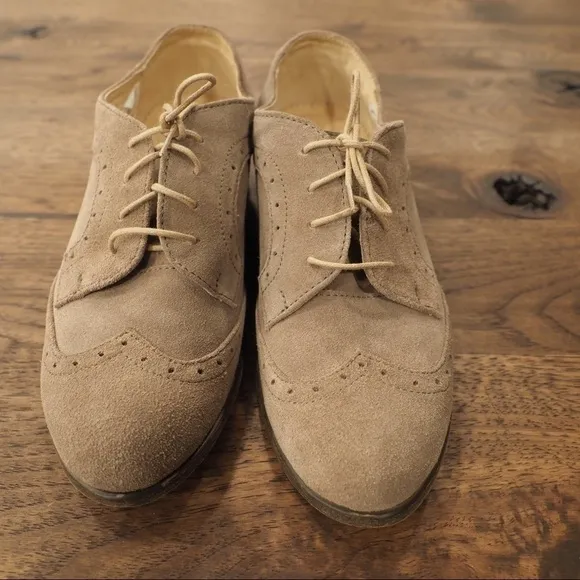Julia Bo sz 35 US 5.5 tan suede wingtip derby shoes