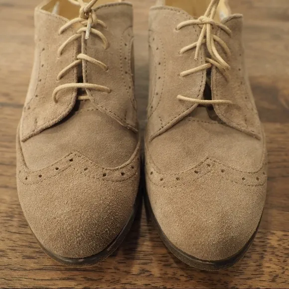 Julia Bo sz 35 US 5.5 tan suede wingtip derby shoes