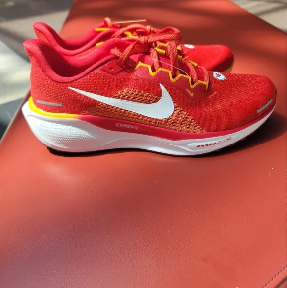Kanas City Chiefs Nike Air Zoom Pegasus 41. Made With Nike Reactx Foam.