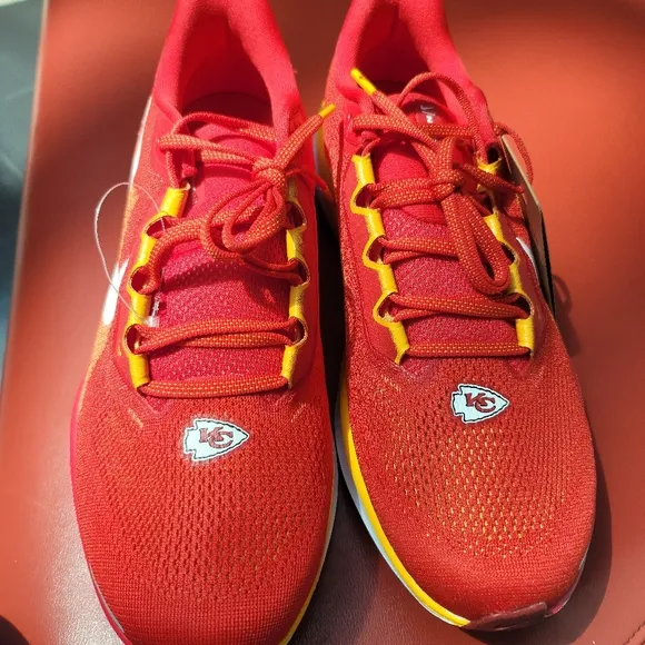 Kanas City Chiefs Nike Air Zoom Pegasus 41. Made With Nike Reactx Foam.