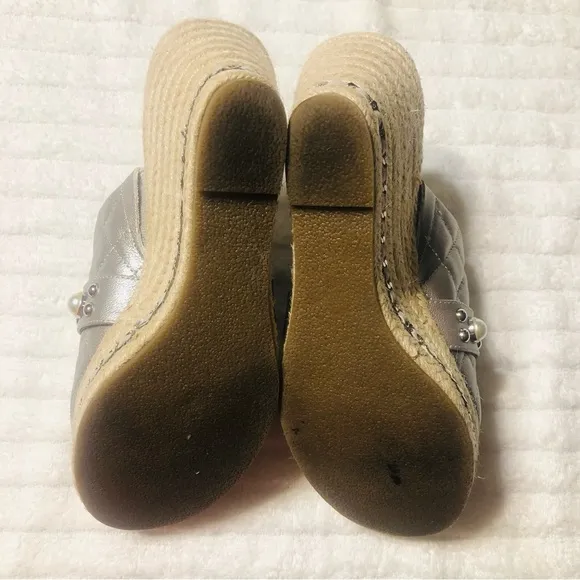 KARL LAGERFELD PARIS Camela Embellished Leather Wedge Sandals. Size 9