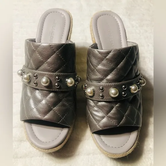 KARL LAGERFELD PARIS Camela Embellished Leather Wedge Sandals. Size 9