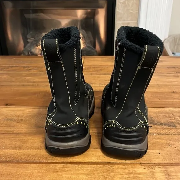 KEEN kids boots