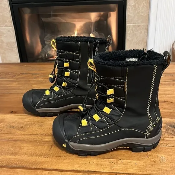 KEEN kids boots