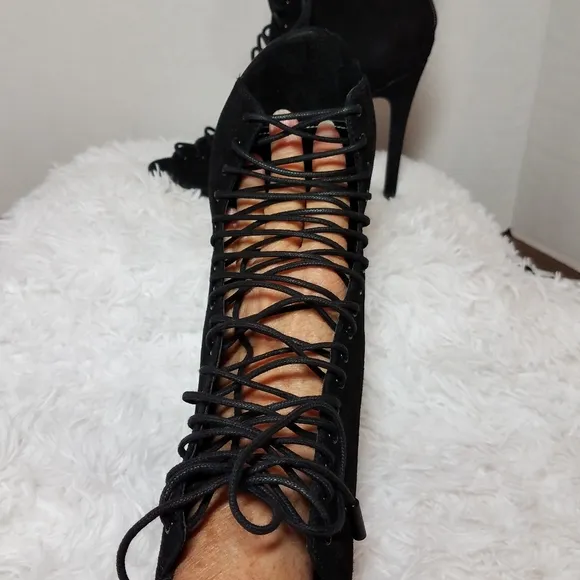 KENDALL &amp; KYLIE Open Lace up BOOTIES