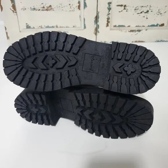 Kendall &amp; Kylie Weston combat boots 8.5