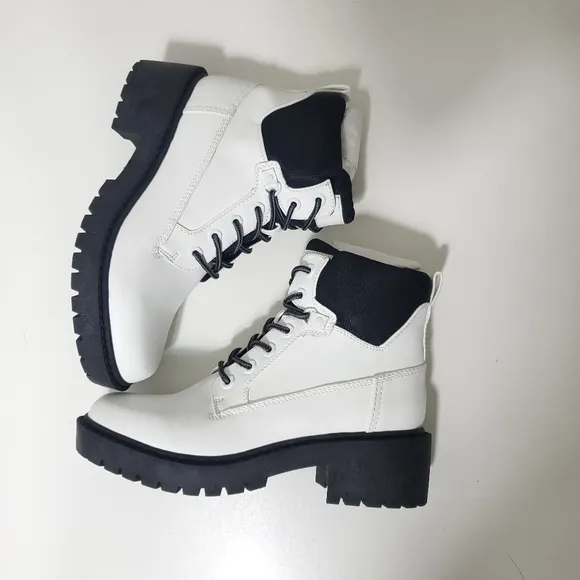 Kendall &amp; Kylie Weston combat boots 8.5