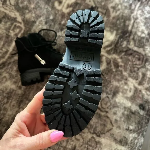 Kids Black Star Studded Combat Boots Size 11