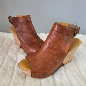 KORK-EASE // ltd ed berit leather peep toe ankle buckle platform wedges