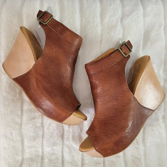 KORK-EASE // ltd ed berit leather peep toe ankle buckle platform wedges