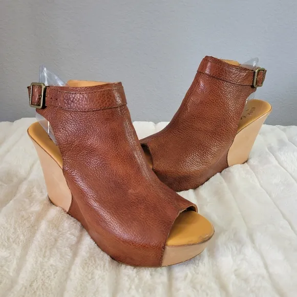KORK-EASE // ltd ed berit leather peep toe ankle buckle platform wedges