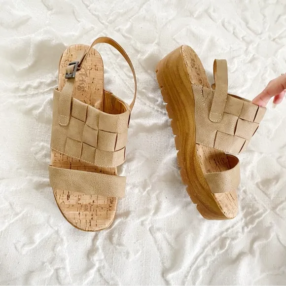 Korks Fraya Wedge Sandal Size 10 New