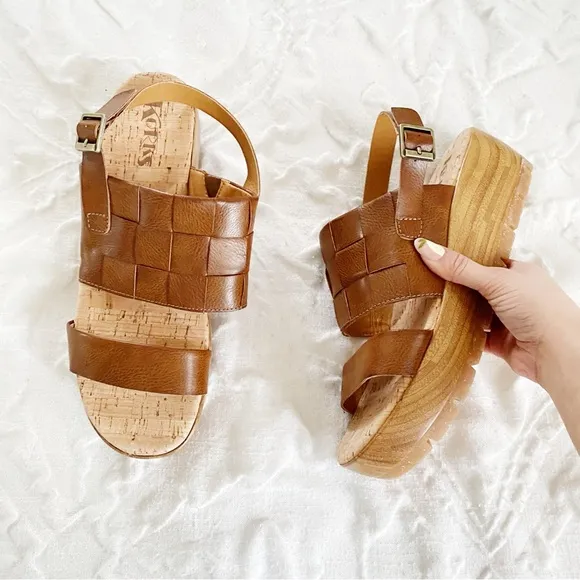 Korks Fraya Wedge Sandal Size 9 New