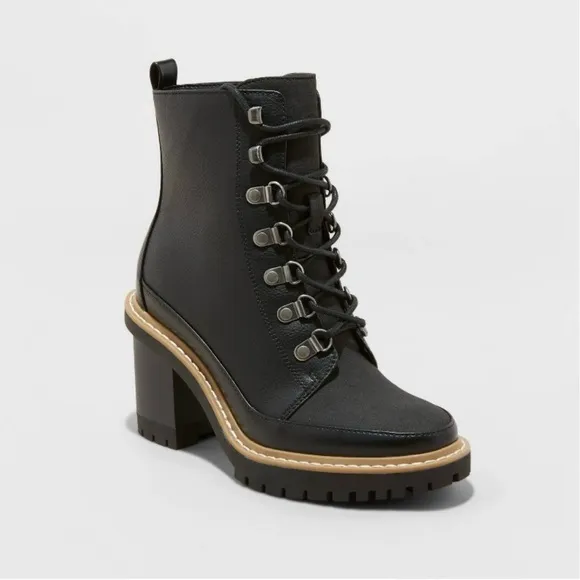 🌹LACE UP HEELED BOOTS