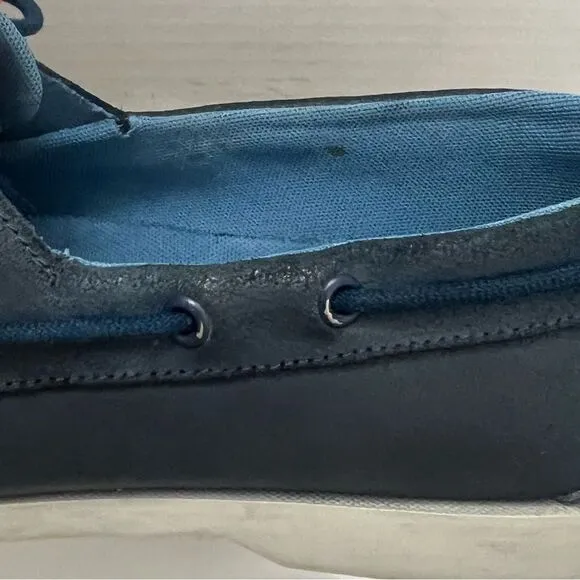 LACOSTE Navire Boat Shoe Mens Blue Leather Sz 9.5 Preppy Classic Casual Designer