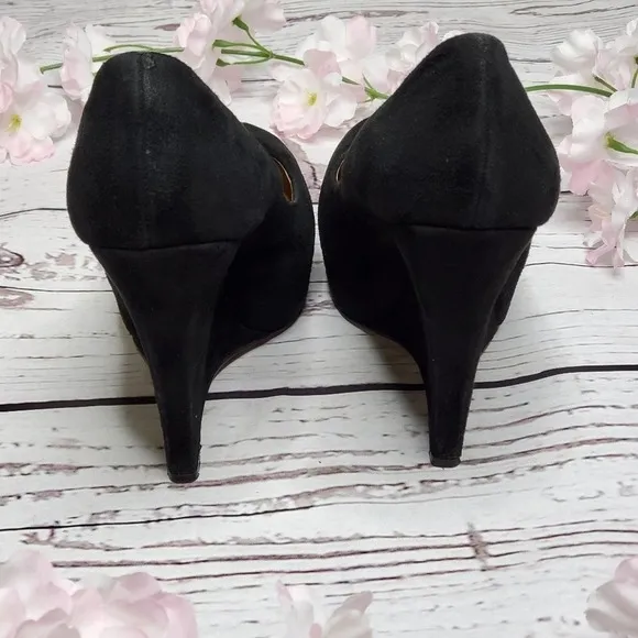L.A.M.B. Plum Suede Wedges Black Size 6M