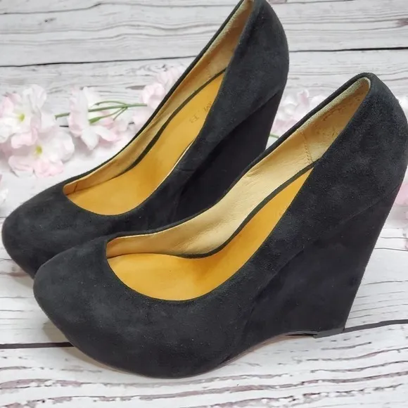 L.A.M.B. Plum Suede Wedges Black Size 6M