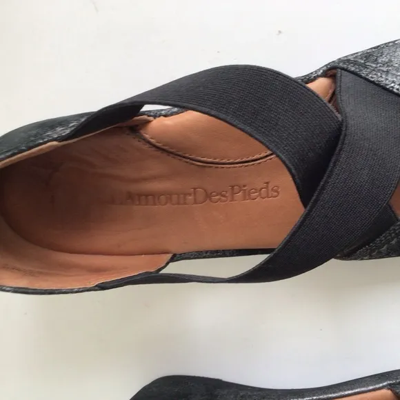 L'Amour Des Pieds Bane Demi Criss Cross Strap Leather Wedges Size 7