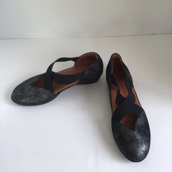 L'Amour Des Pieds Bane Demi Criss Cross Strap Leather Wedges Size 7