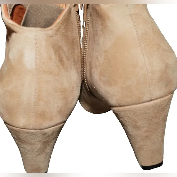 L'AMOUR DES PIEDS NEW SIZE 6.5 M TAN SUEDE LEATHER LACE UP ANKLE BOOTS BOOTIES