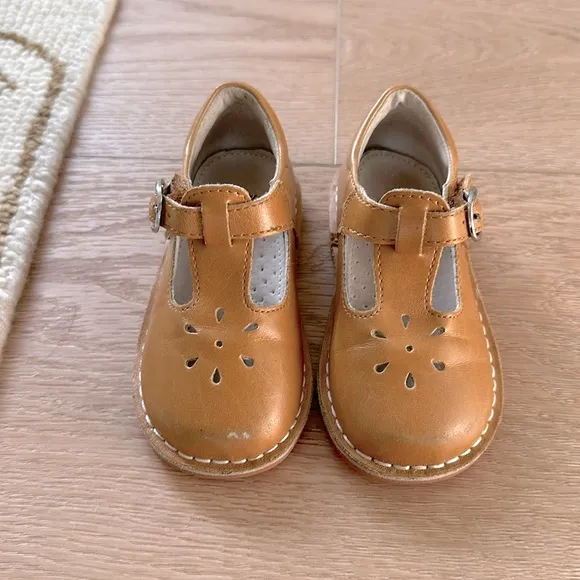 L’Amour girls Mary Jane shoes size 7