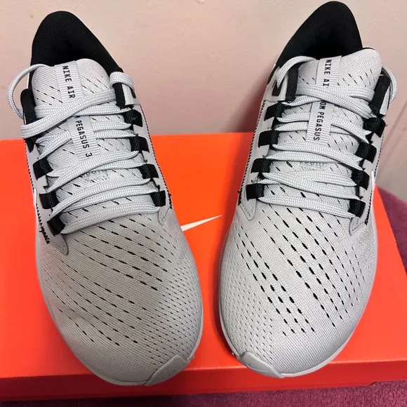 “Las Vegas Raiders ”TEAM Nike “Air Zoom Pegasus”White and Black Running Shoes