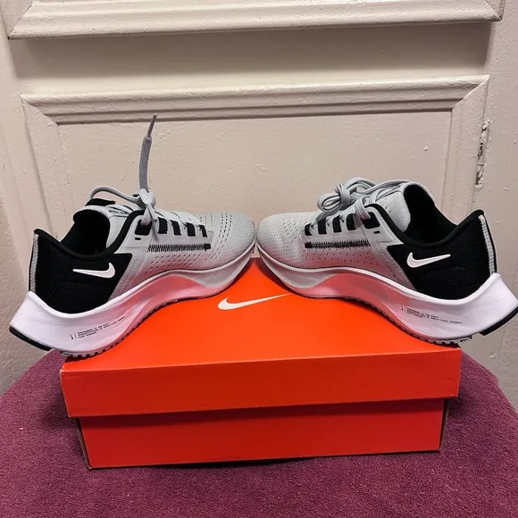 “Las Vegas Raiders ”TEAM Nike “Air Zoom Pegasus”White and Black Running Shoes