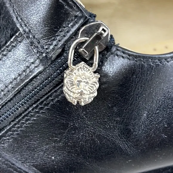 lavorazione artigiana Oxford Shoes