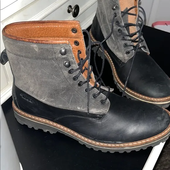 Leather Men's Black and Gray Lace-Up Boots