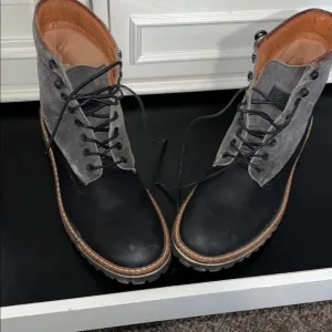 Leather Men's Black and Gray Lace-Up Boots