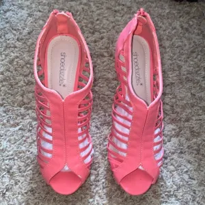 Letta shoedazzle wedges