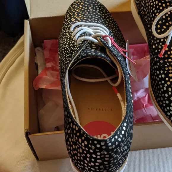 Lightweight Oxford Derby Shoes Flat Gold Leopard 7/38 Black NIB Christmas